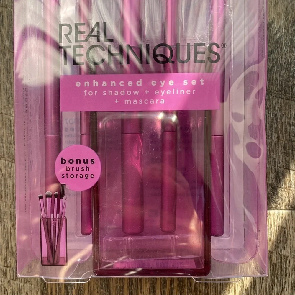 Real Techniques Enhanced Eye Eyeshadow Brush Set + Brush Holder Organizer